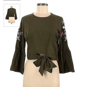 Roommates embroidered top